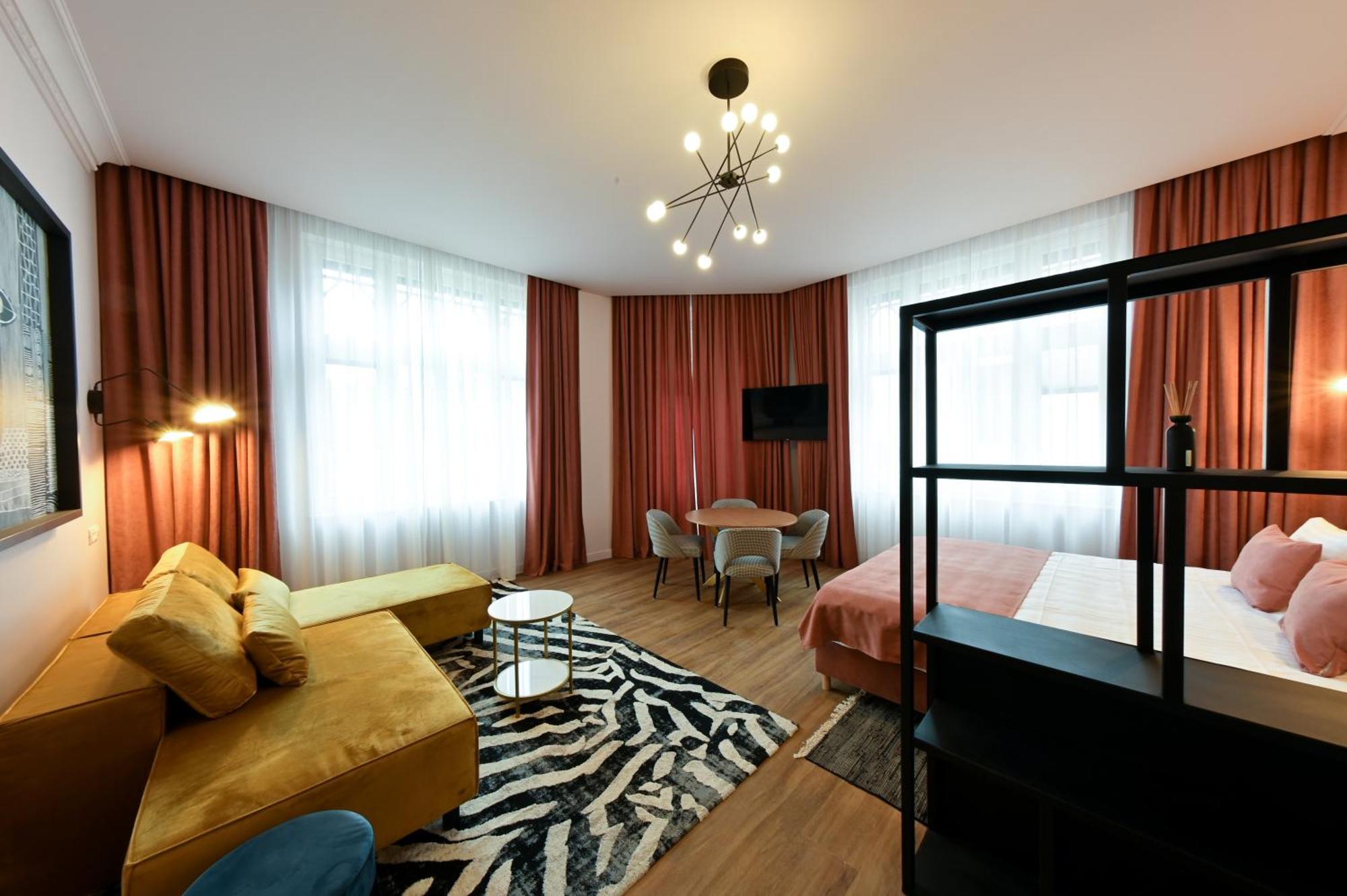 Leda Residence Орадя Экстерьер фото